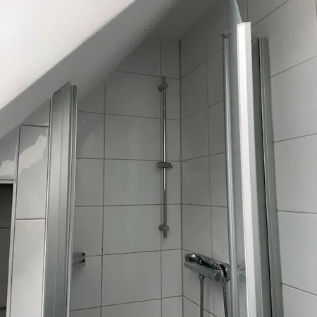 Apartment Unterkunft Mit Kueche Und Bad Zur Eigennutzung -schuster Homes-