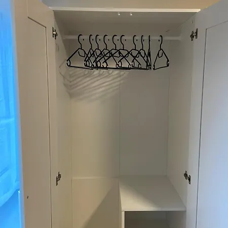 Unterkunft Mit Kueche Und Bad Zur Eigennutzung -schuster Homes- Apartment