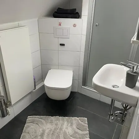 Unterkunft Mit Kueche Und Bad Zur Eigennutzung -schuster Homes-