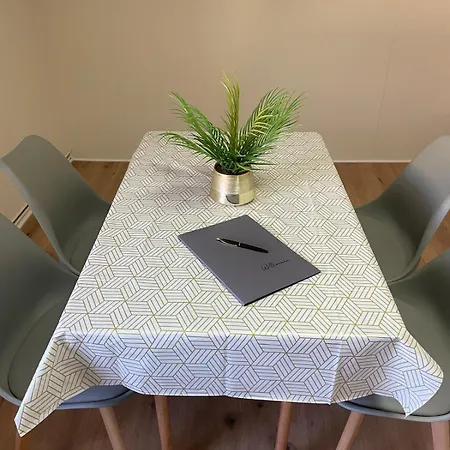 Unterkunft Mit Kueche Und Bad Zur Eigennutzung -schuster Homes- Apartment